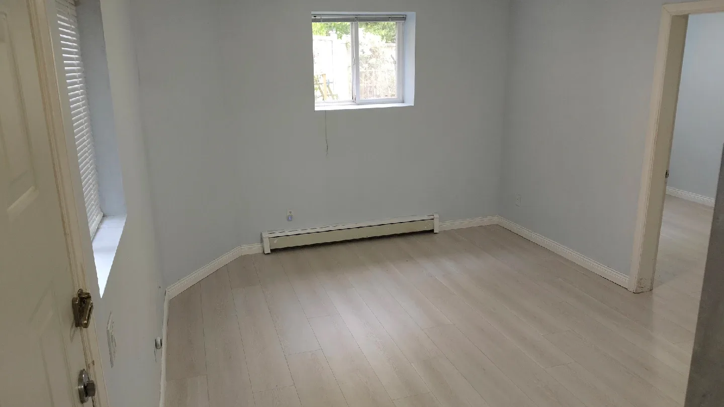 2 bedroom Basement Rent 604 441 7323 image indicator(9)