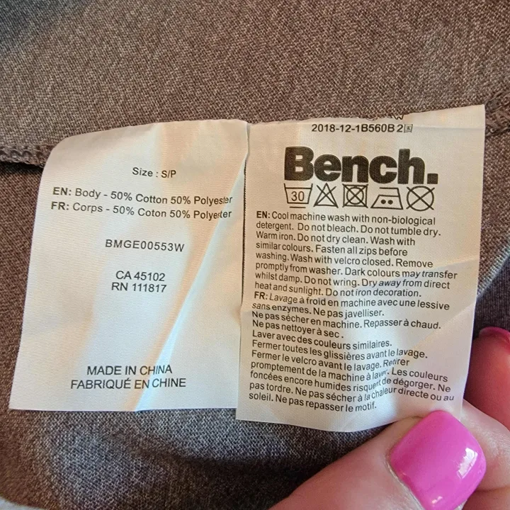 Grey and Black Bench Men's T-Shirt image indicator(8)