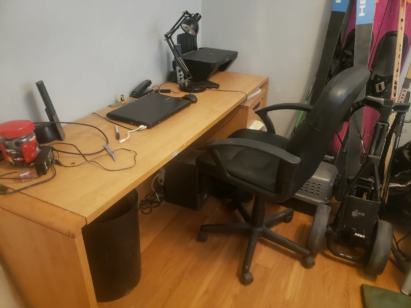 Office desk and chair image indicator(2)