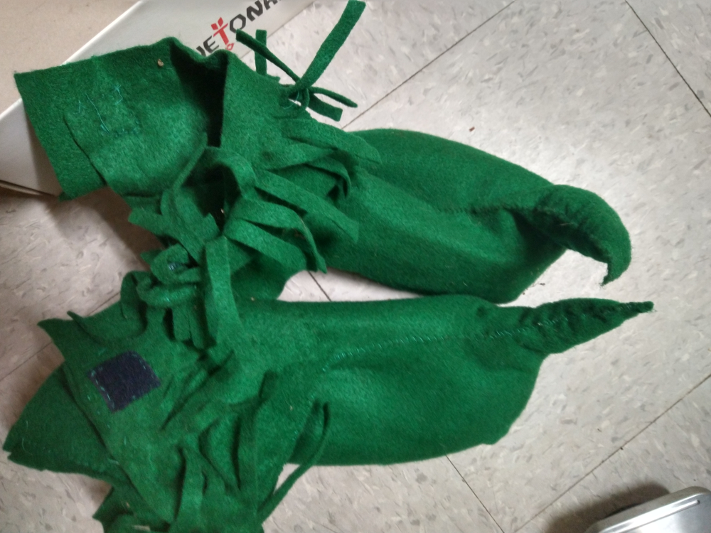 Elf/Robin Hood booties