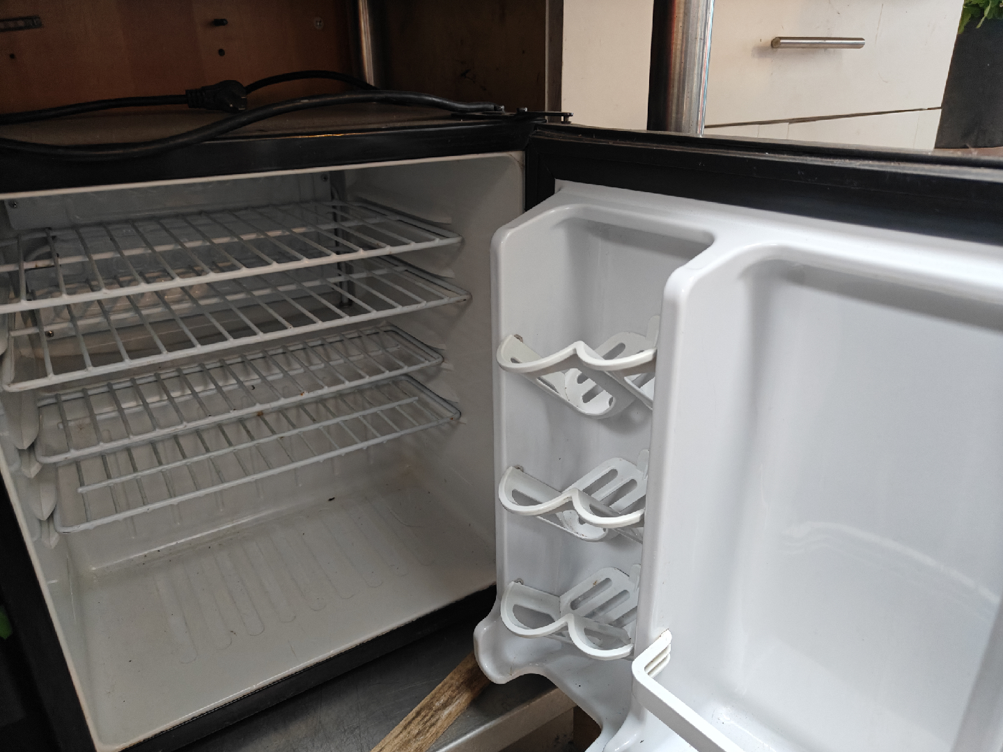 Danby Designer Compact Fridge - Black - photo 2