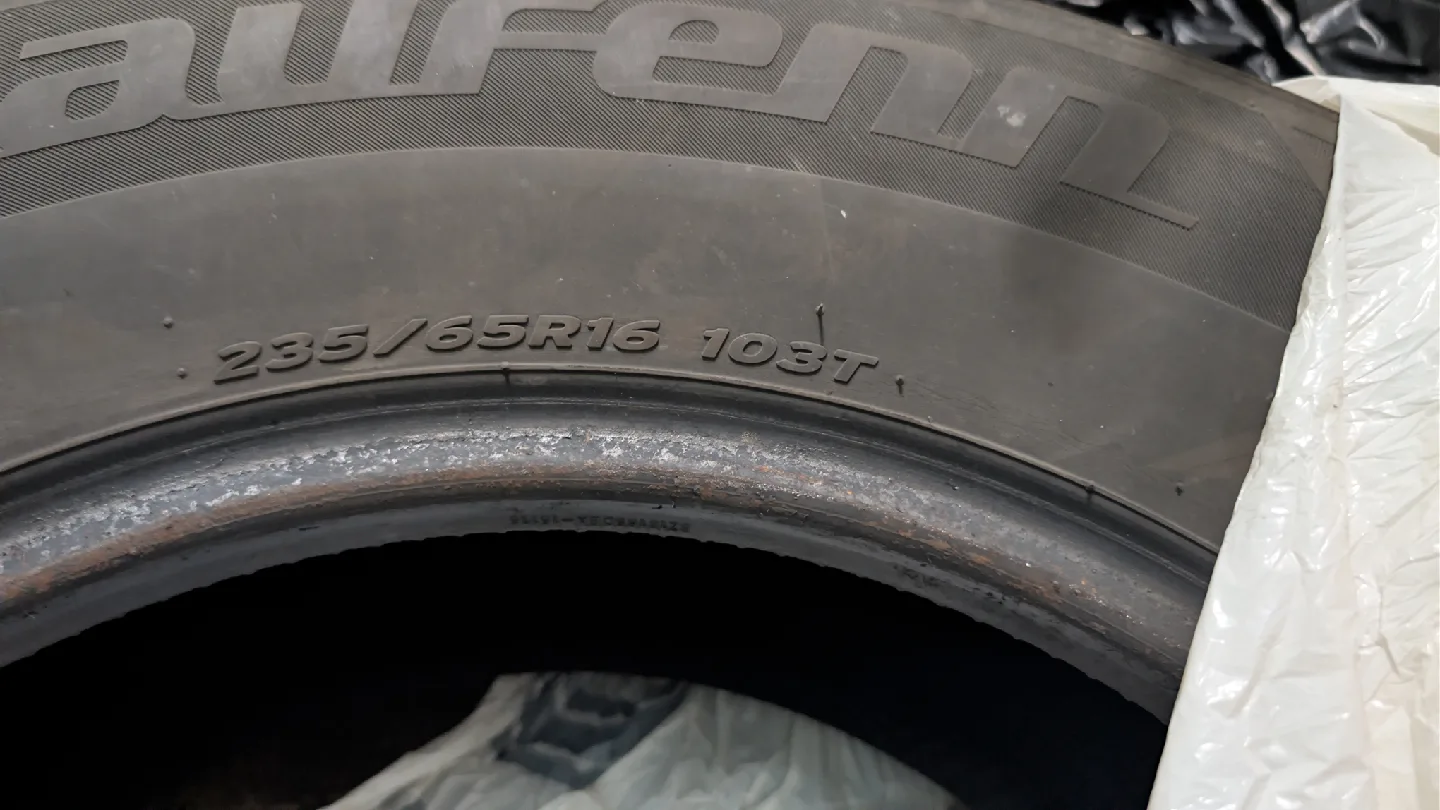 Laufenn Tire 235/65R16 image indicator(2)