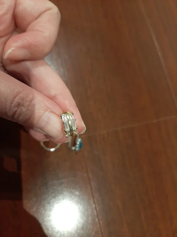 FREE Assorted Single Earrings and Nail Charm image indicator(2)