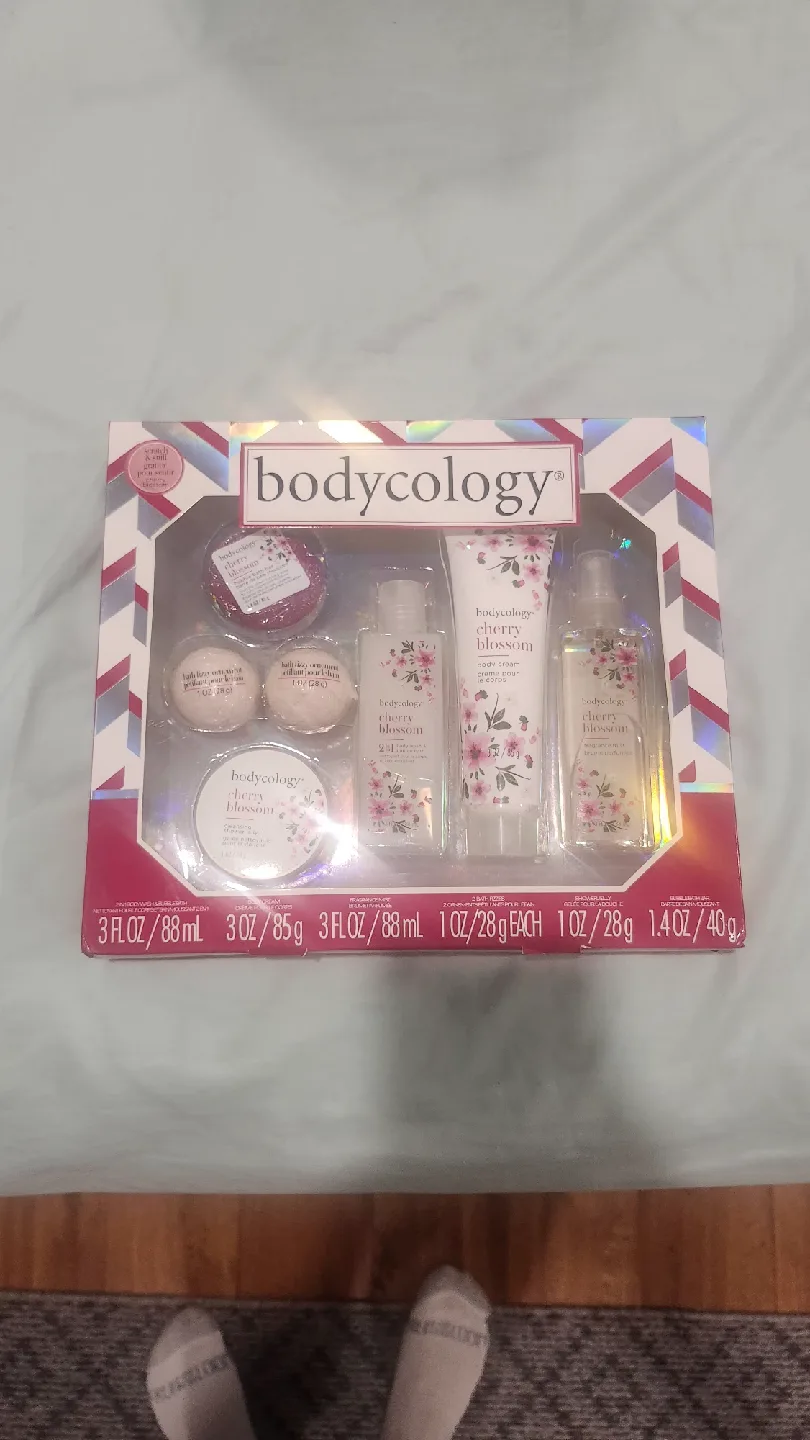 Bodycology Cherry Blossom 7 piece Gift Set thumbnail