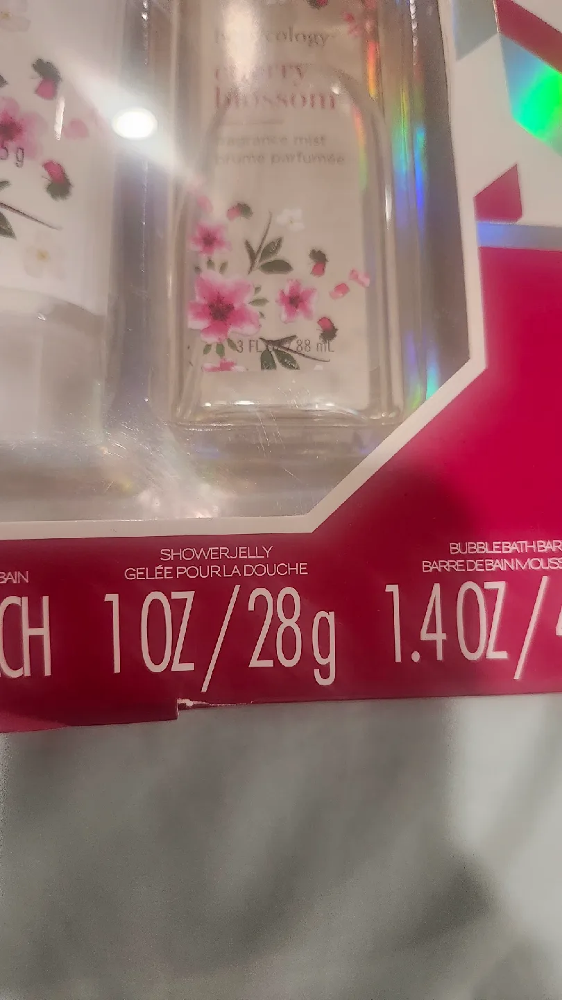 Bodycology Cherry Blossom 7 piece Gift Set image indicator(6)