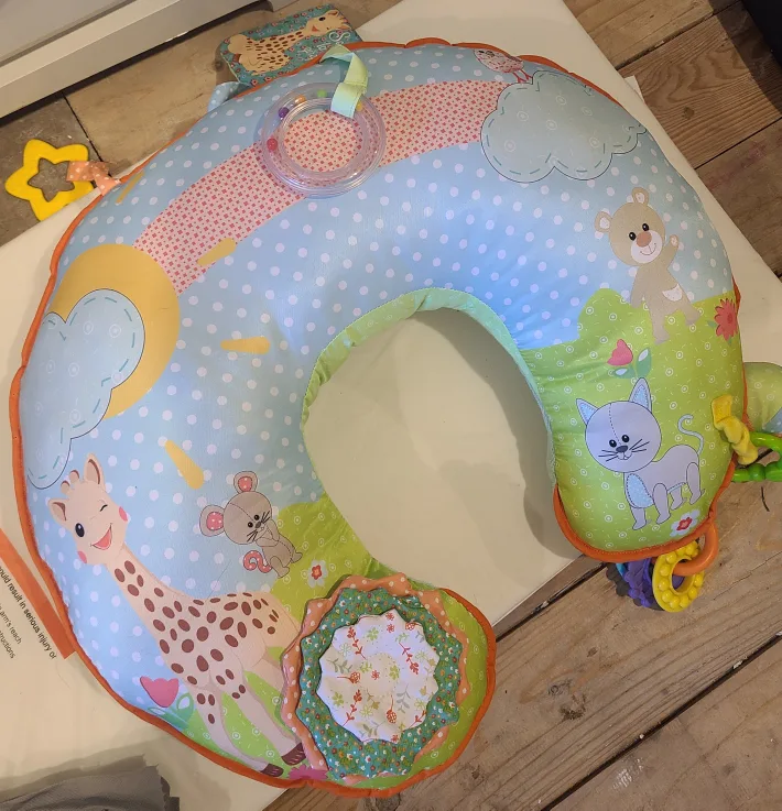 Sophie la Girafe 2-in-1 Duo Cushion image indicator(2)