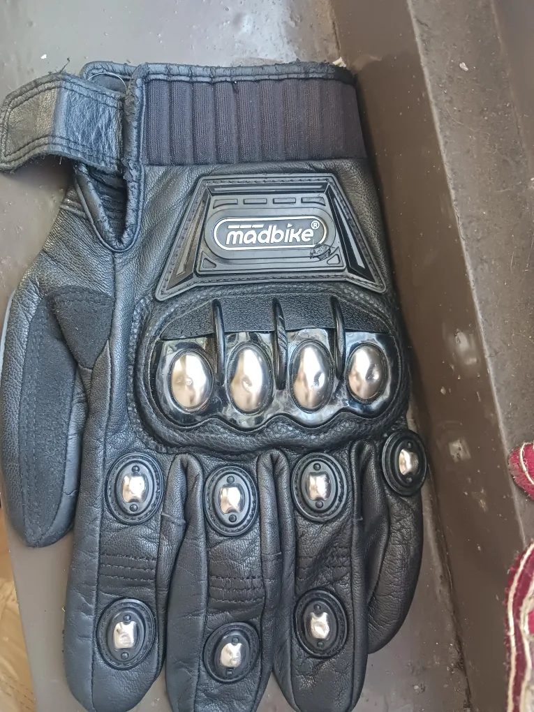 🧡 1 Madbike Black Motorcycle Glove image indicator(2)