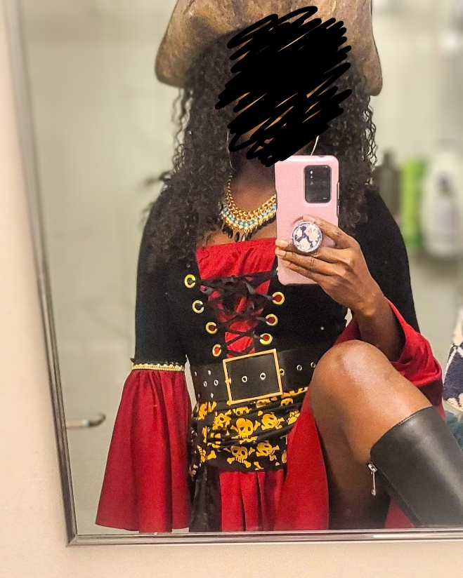 women pirate costume