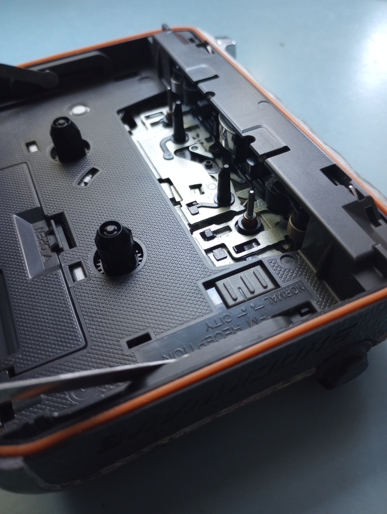 Panasonic Shockwave Walkman RQ-SW70 - photo 4
