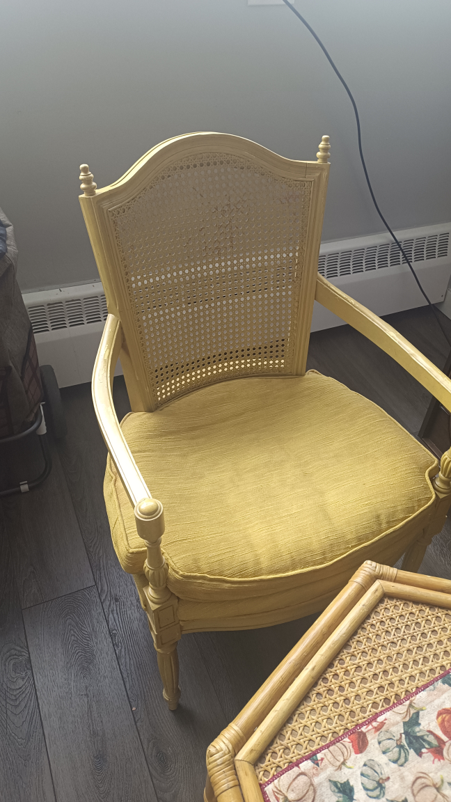 Vintage Yellow Accent Chair & Side Table Set - photo 4