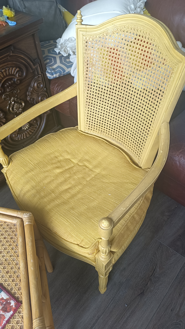 Vintage Yellow Accent Chair & Side Table Set - photo 5