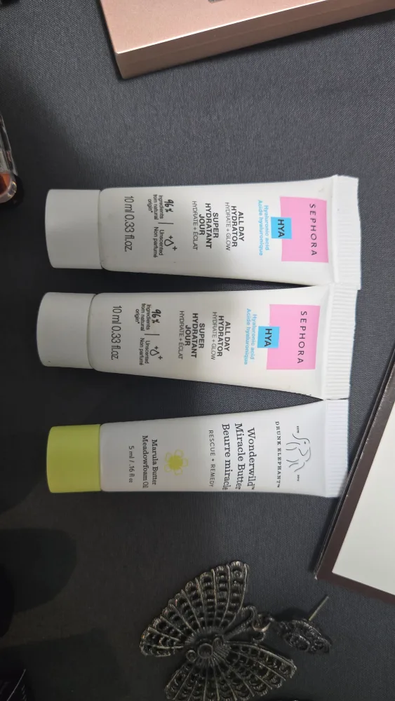 Mixed Beauty Lot - Makeup, Skincare, Fragrance Samples & More! image indicator(6)