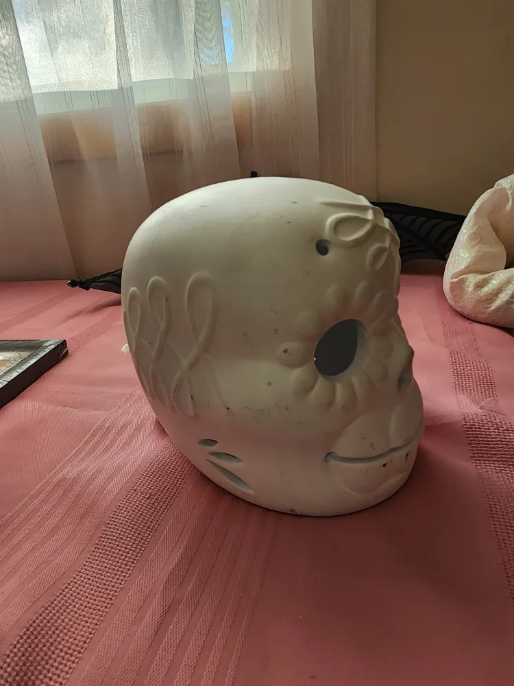 Skull Shaped Candle Holder image indicator(4)