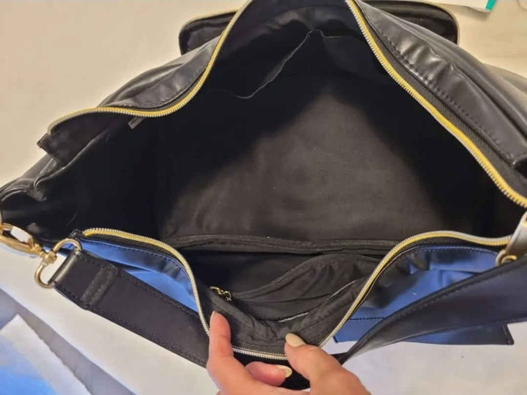 Six Pack Fitness Travel Fit Black Bag image indicator(6)