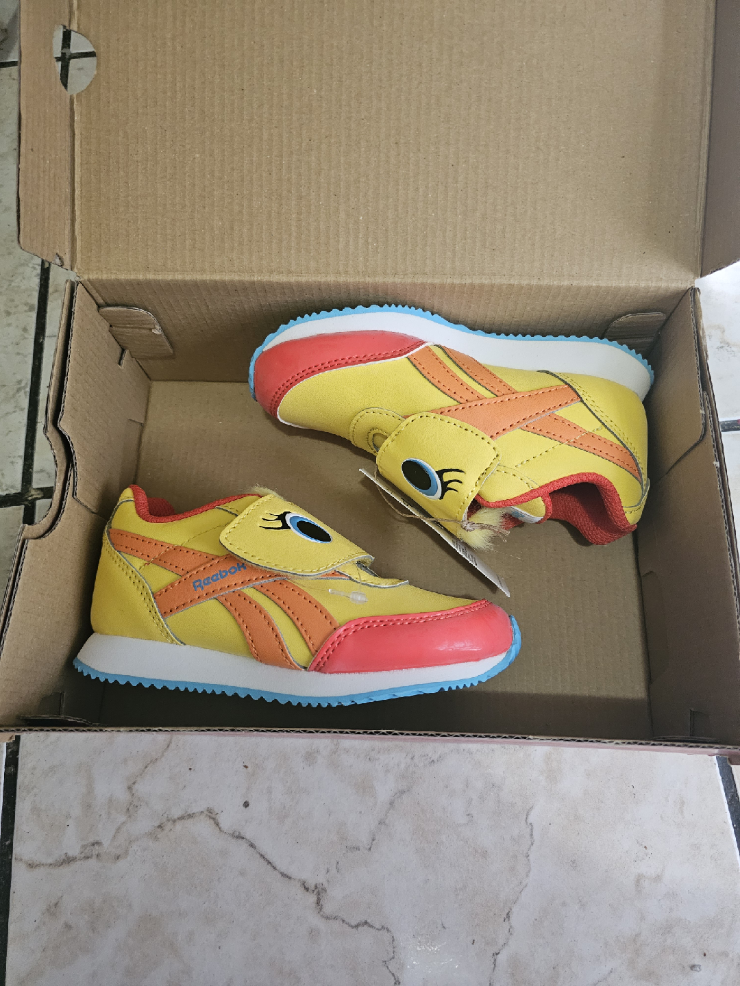 Reebok Yellow Sneakers - Size 9 - photo 2