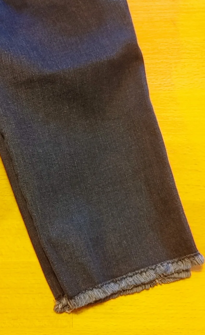 Sofia Vergara Jeans - Size 10 image indicator(2)