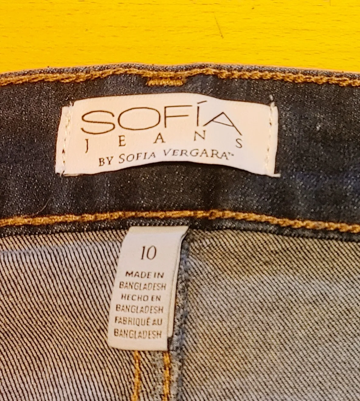 Sofia Vergara Jeans - Size 10 image indicator(5)