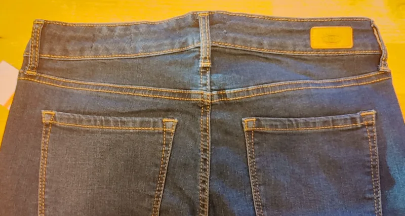 Sofia Vergara Jeans - Size 10 image indicator(9)