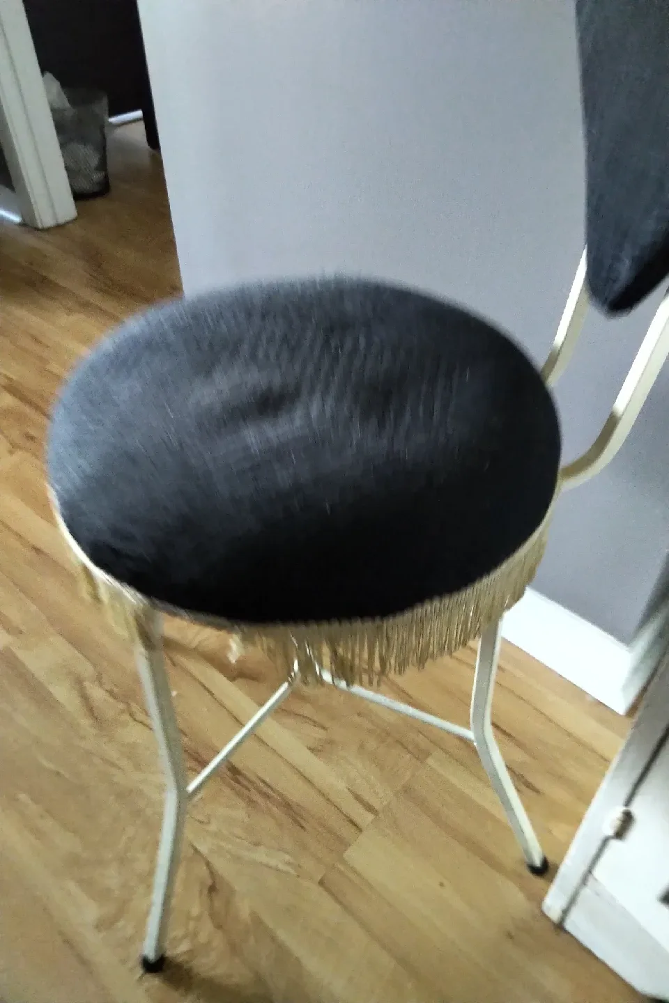 Vintage Vanity chair with Heart Back image indicator(2)