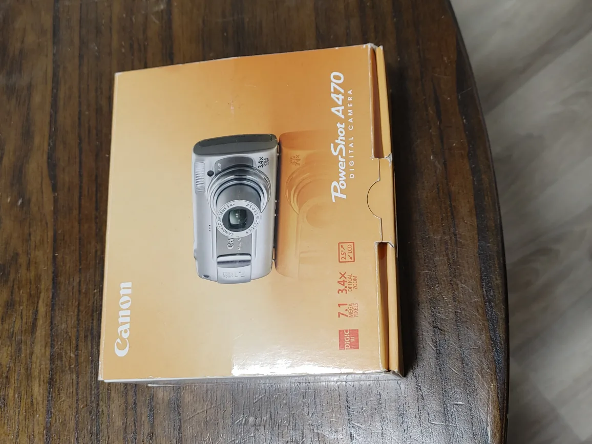 Canon PowerShot A470 Digital Camera with Box
