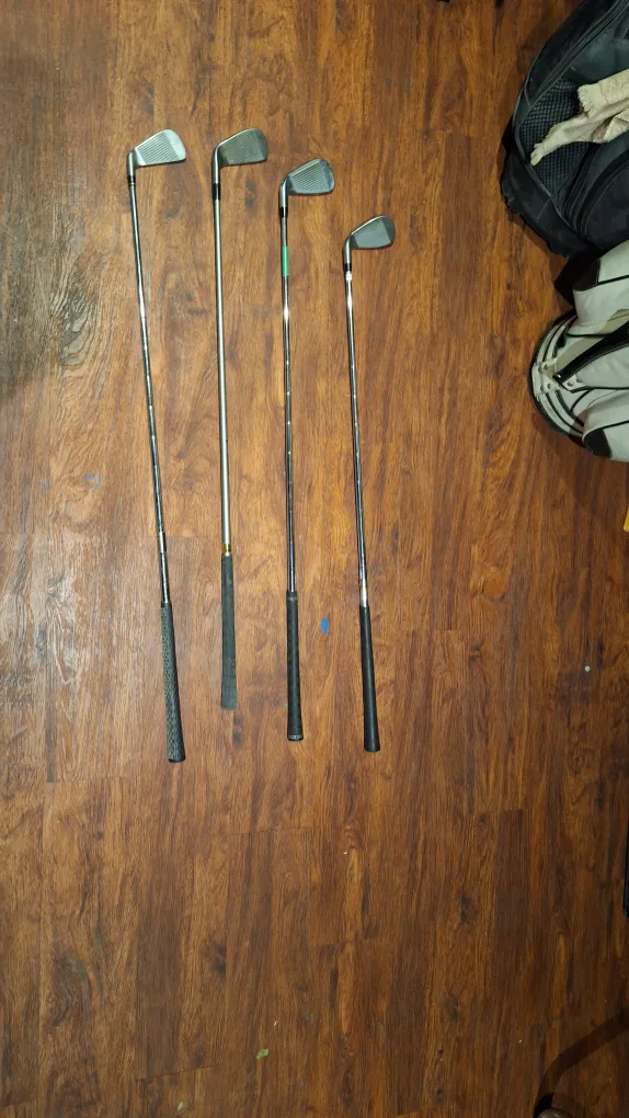 Ovinbird Golf Bag & Clubs image indicator(4)