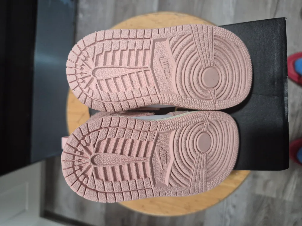 Nike Air Jordan 1 Mid SE Toddler Shoes - Size 6C image indicator(3)