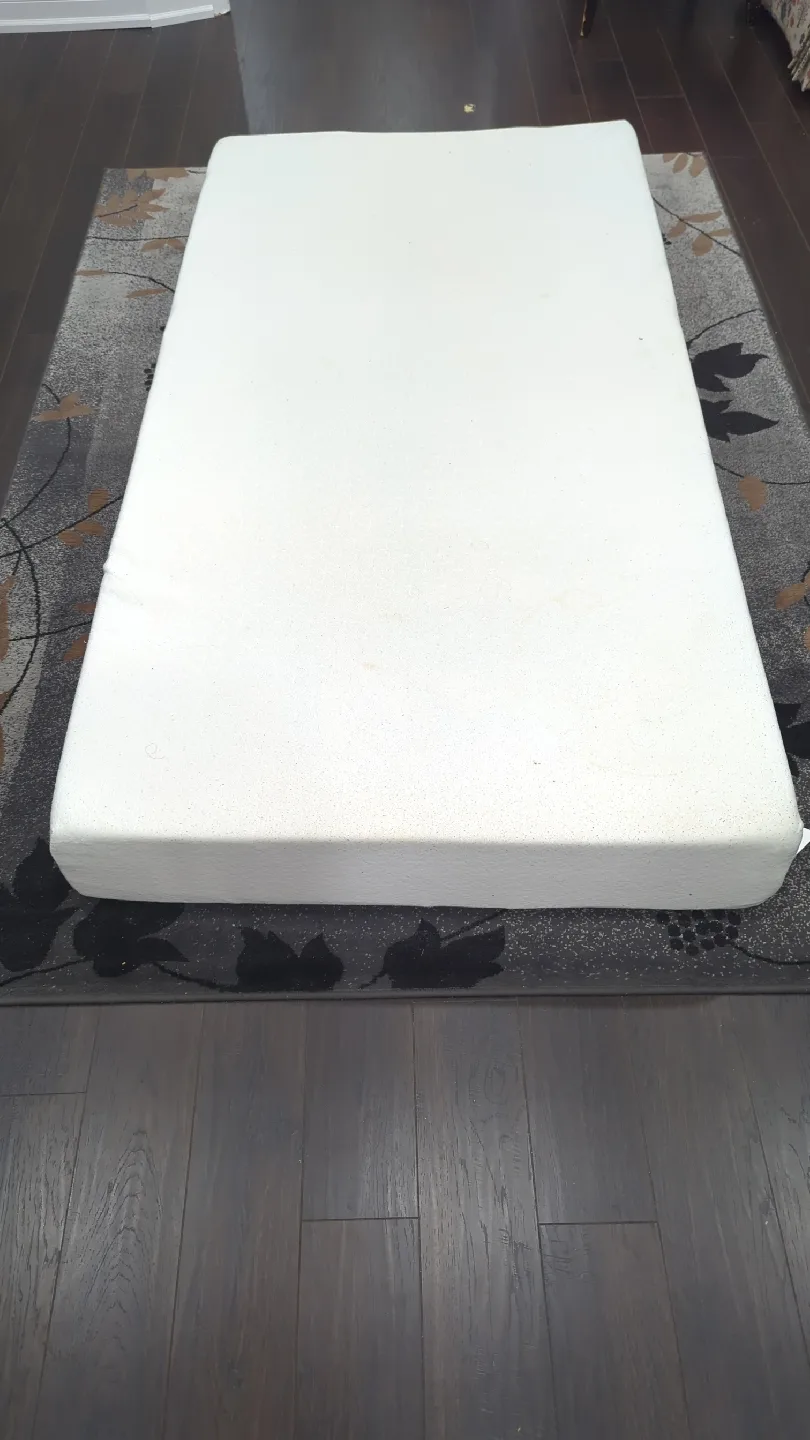 Zinus 8” twin Mattress medium firm + Metal Frame image indicator(2)