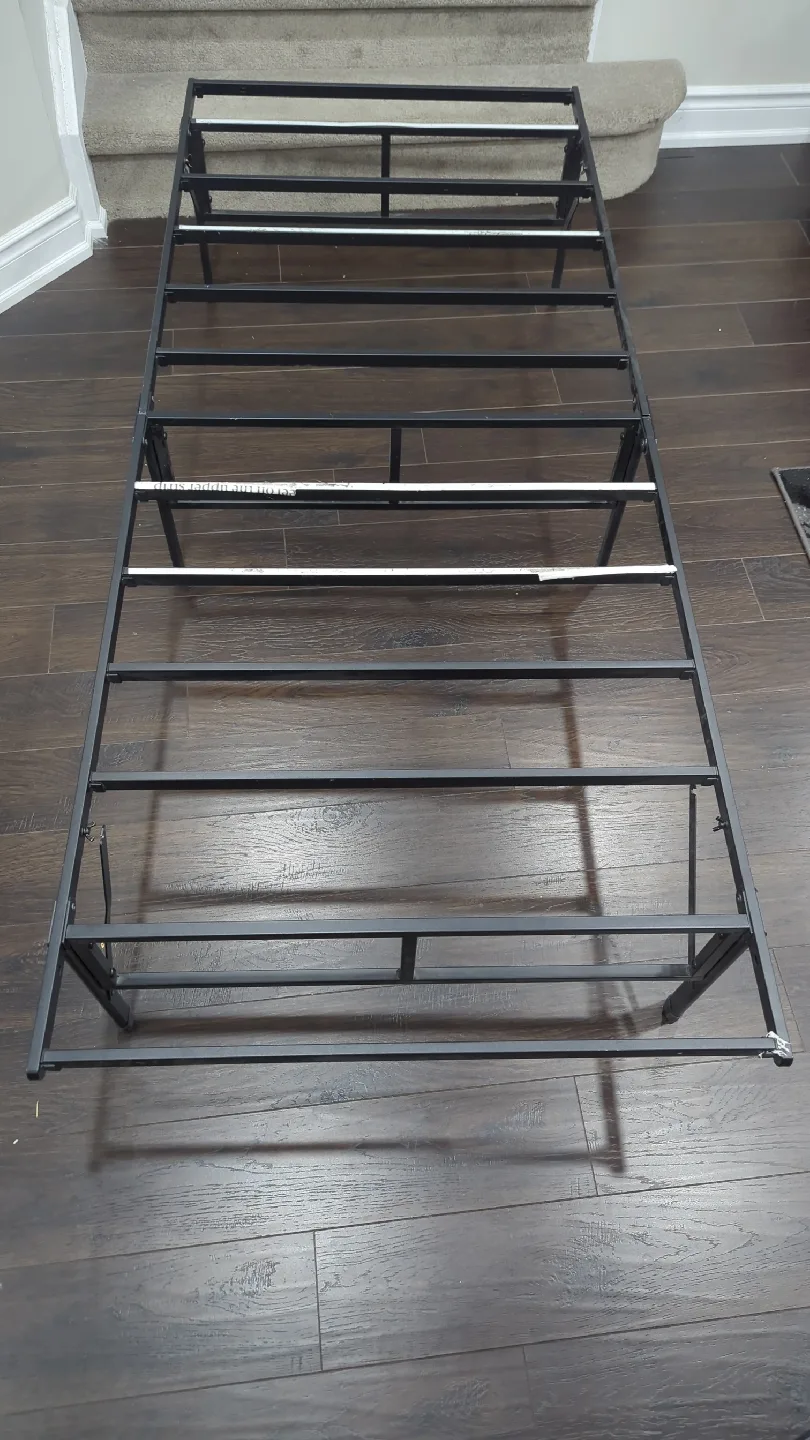 Zinus 8” twin Mattress medium firm + Metal Frame image indicator(7)