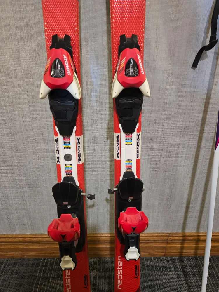 Atomic Redster XT Skis 150cm with Poles image indicator(2)