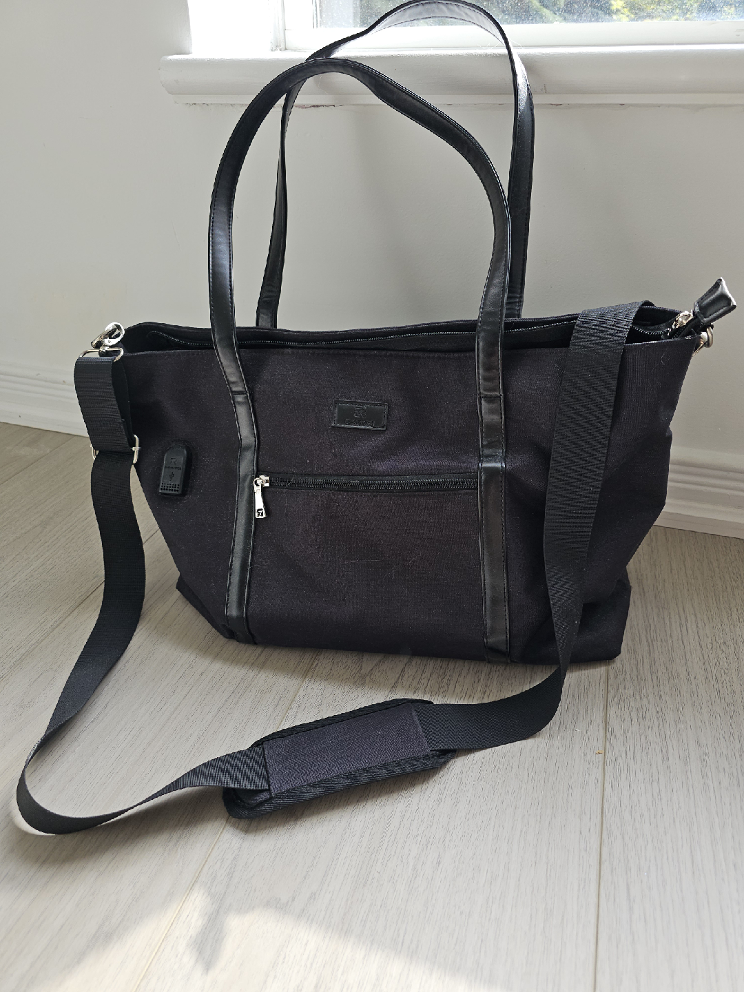 Stylish Laptop Tote Bag with Shoulder Strap