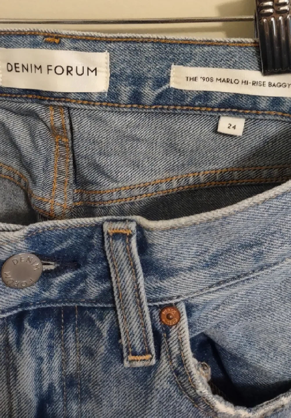 Aritiza Denim Forum boyfriend'90s Marlo Hi-Rise Baggy Jeans image indicator(4)