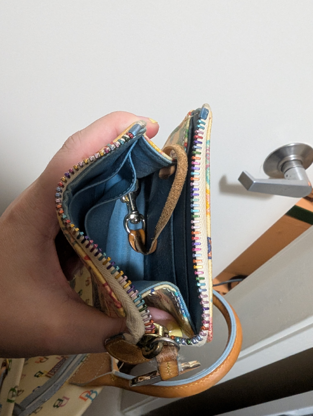 Dooney & Bourke Satchel - photo 4