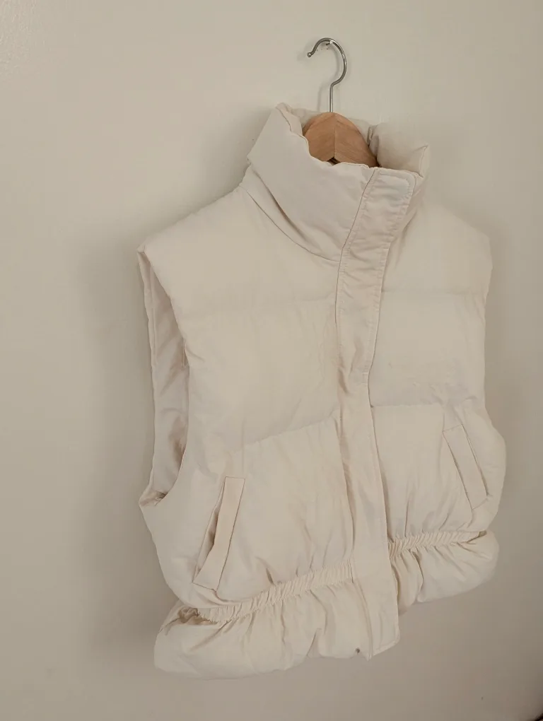 Cream Puffer Vest - Size S image indicator(2)