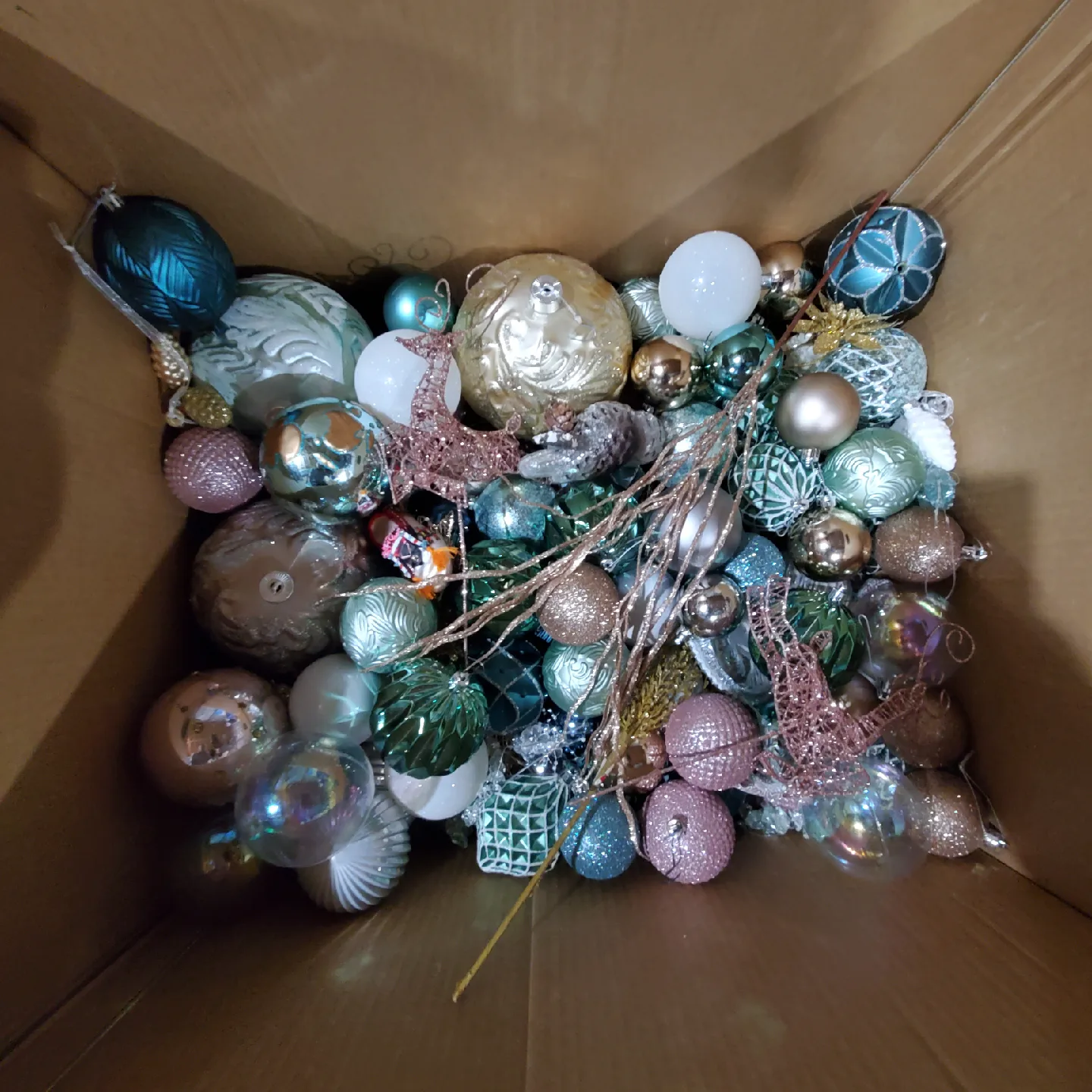 Christmas Ornaments & Decorations - Box Lot 🥕🥕 image indicator(2)