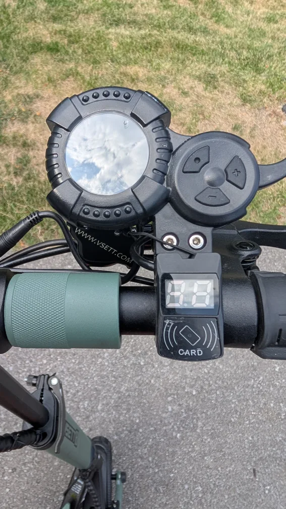 Vsett 8 Electric Scooter - Great Condition! image indicator(2)