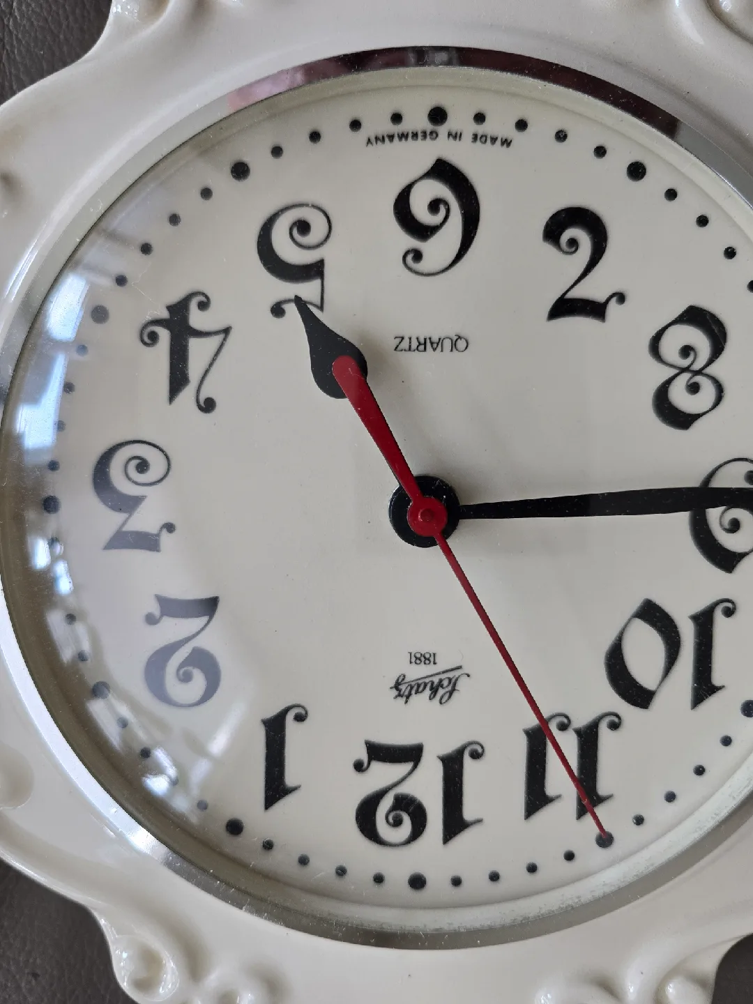 Schatz Quartz Wall Clock - Cream image indicator(4)