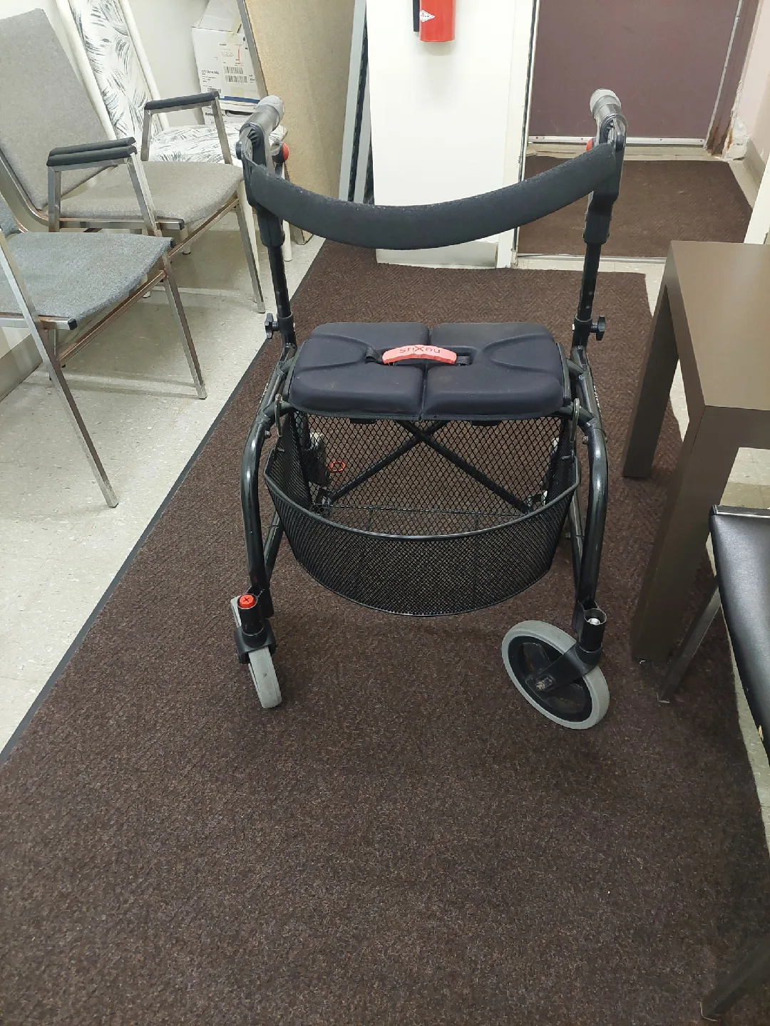 Nexus Walker with Seat & Basket image indicator(3)