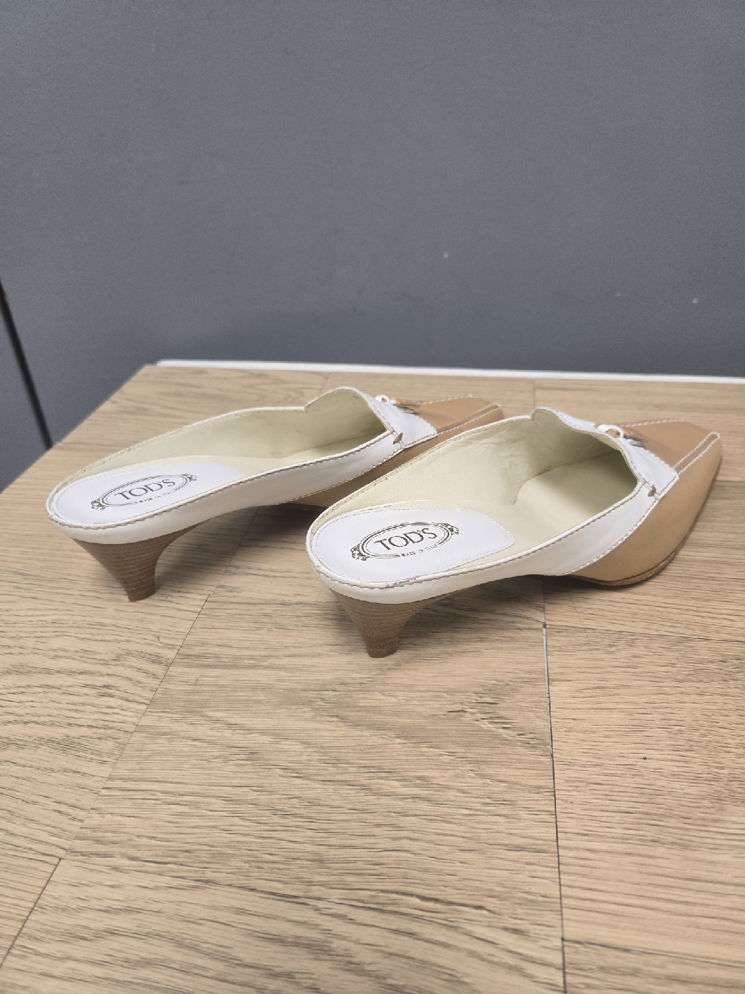 Tod's Leather Heeled Mules Beige & White - photo 4