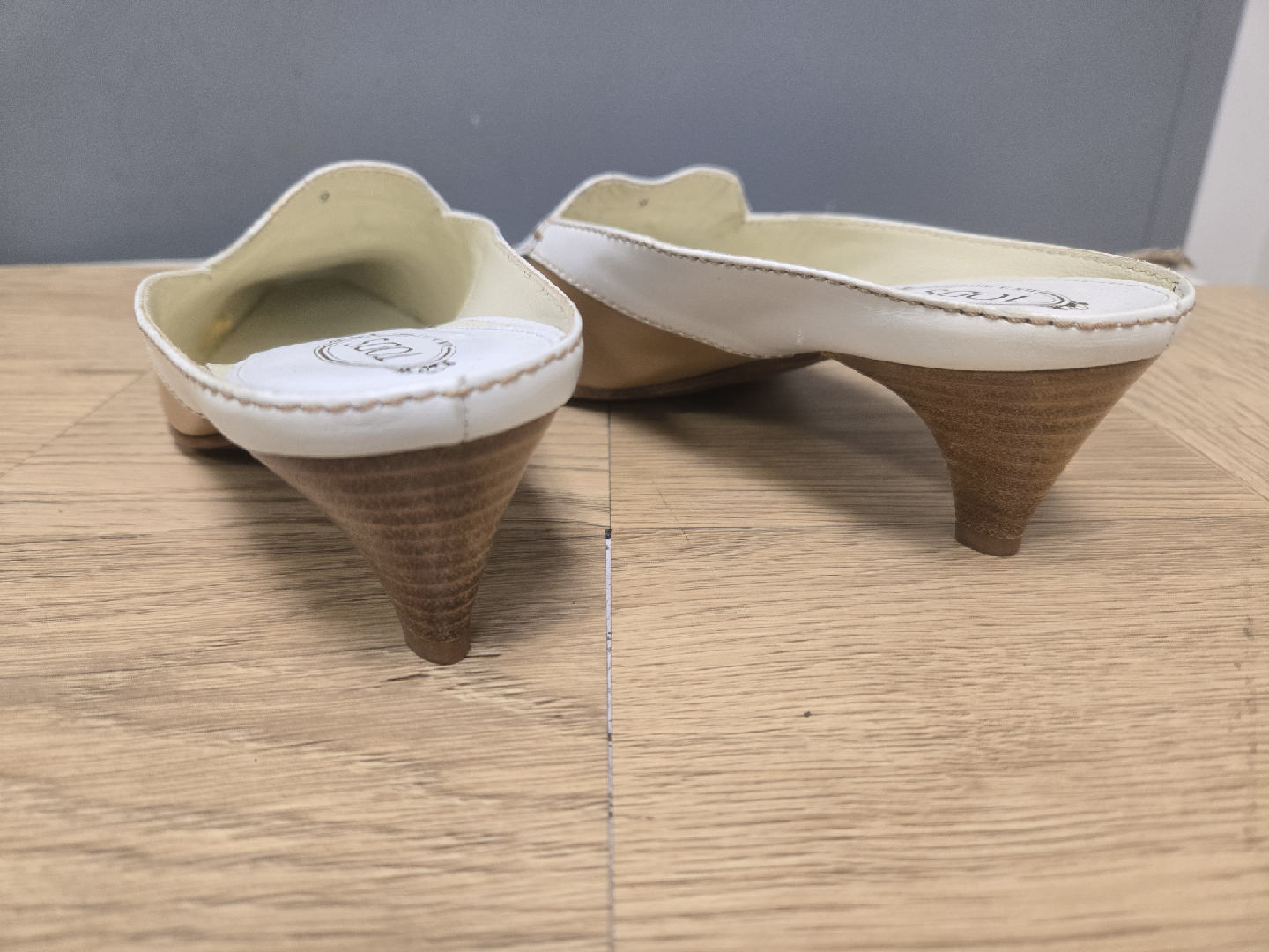 Tod's Leather Heeled Mules Beige & White - photo 5