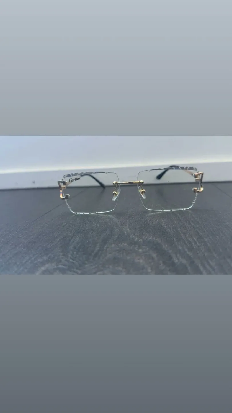 Cartier glasses image indicator(2)