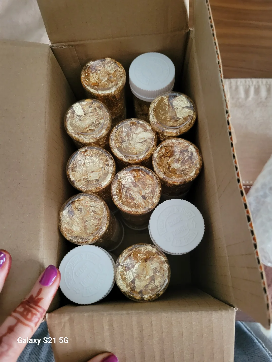 Gold Leaf Flakes for Crafts image indicator(2)