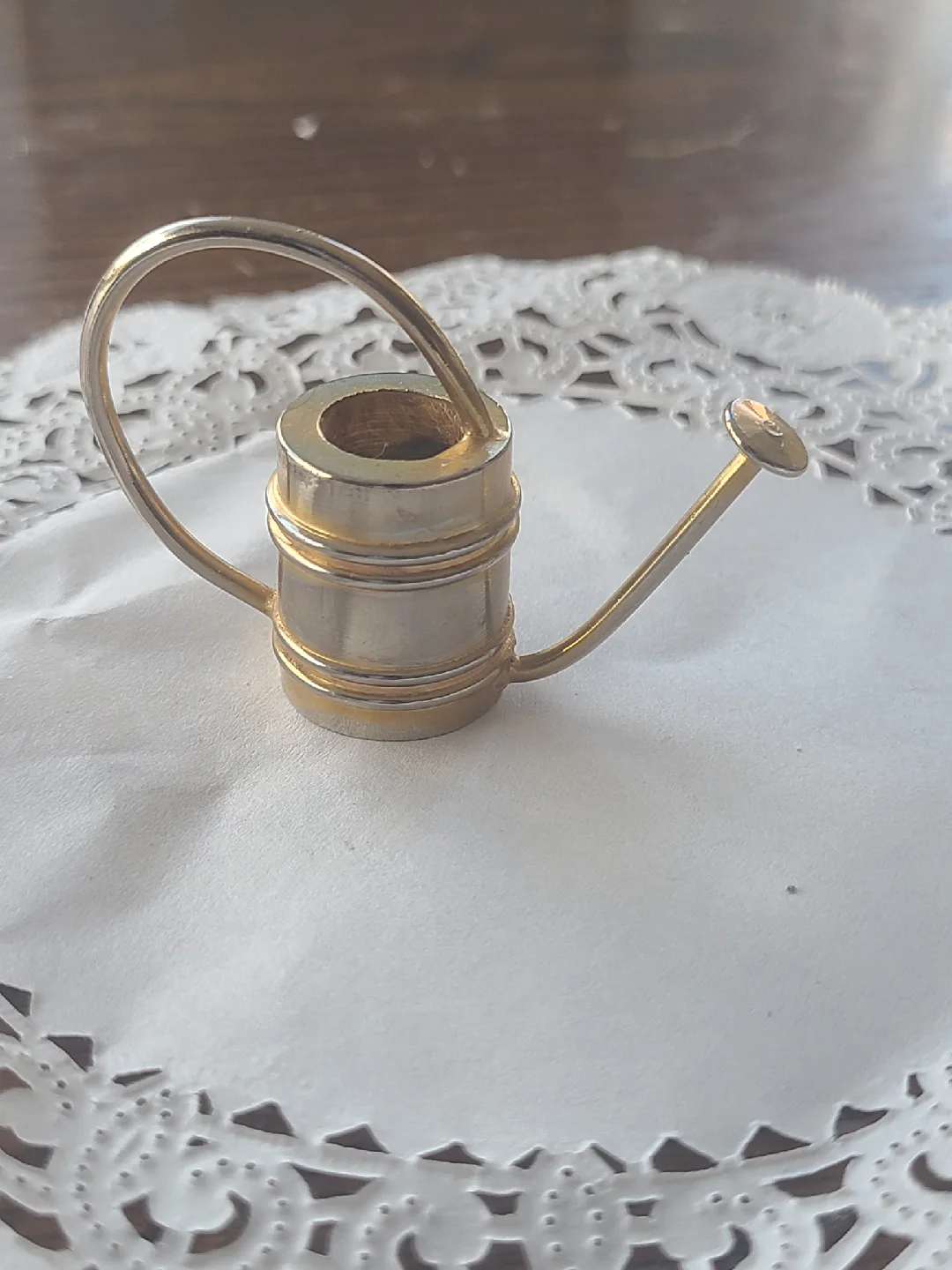 Miniature brass Watering Can - Gold Tone Decoration image indicator(2)