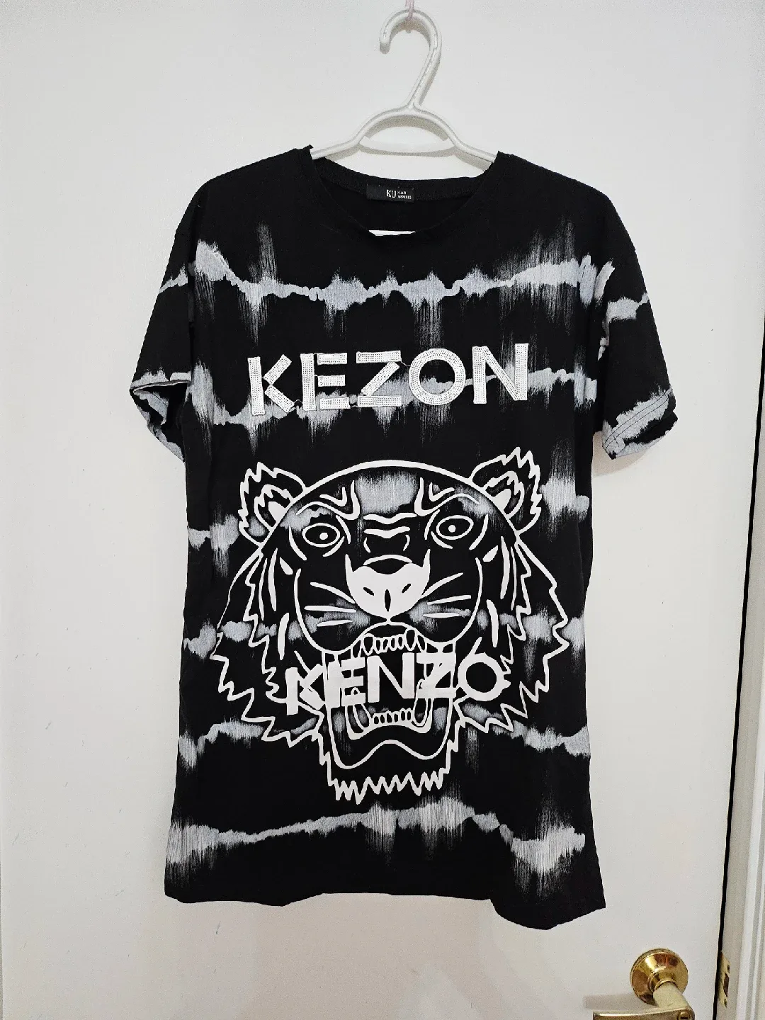Kezon Black T-Shirt thumbnail