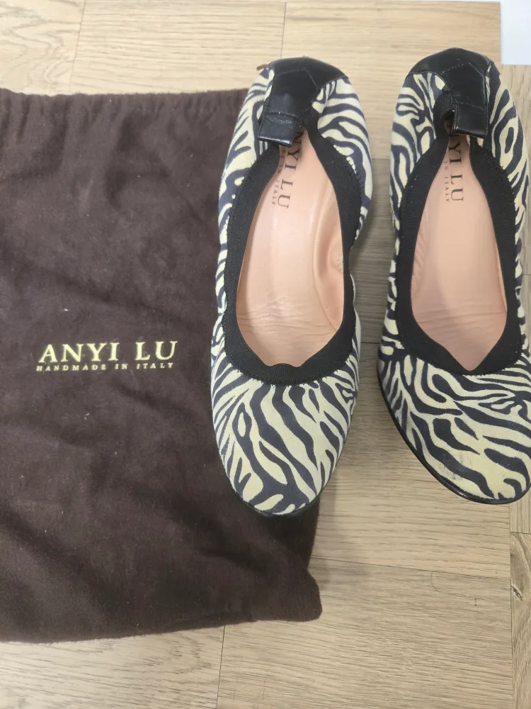 Anyi Lu Zebra Print Ballet Flats - Size 39.5