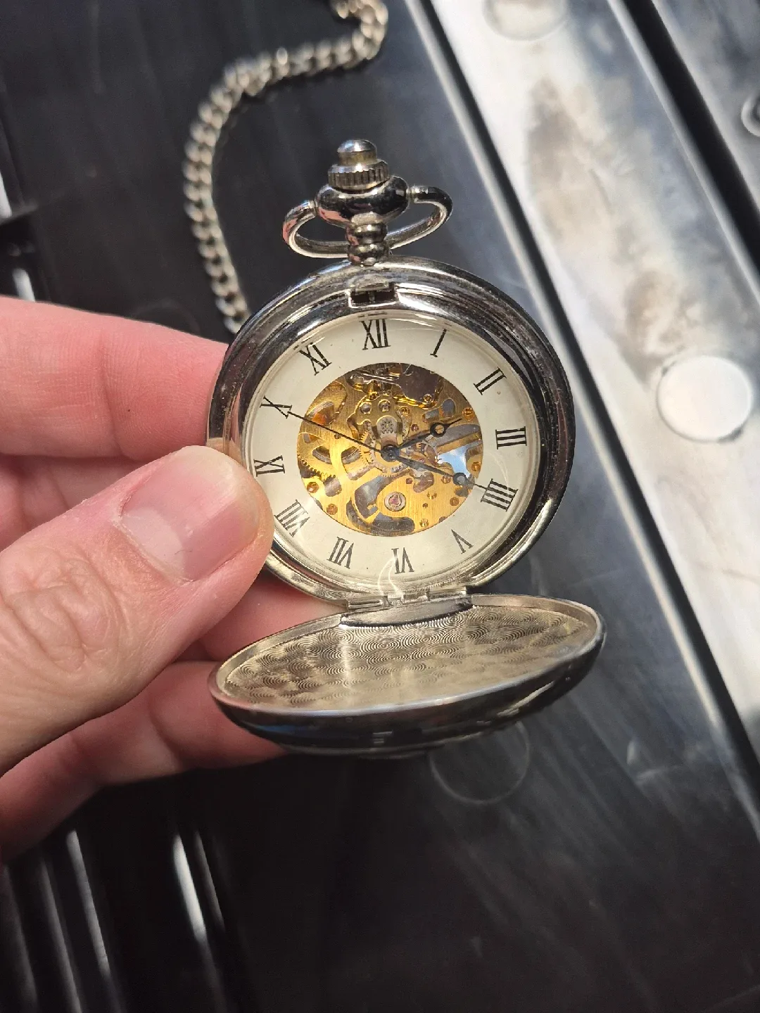 Vintage Silver Pocket Watch with Chain image indicator(3)
