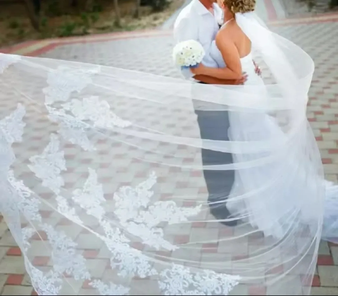 Wedding Veil - Long, Elegant image indicator(3)