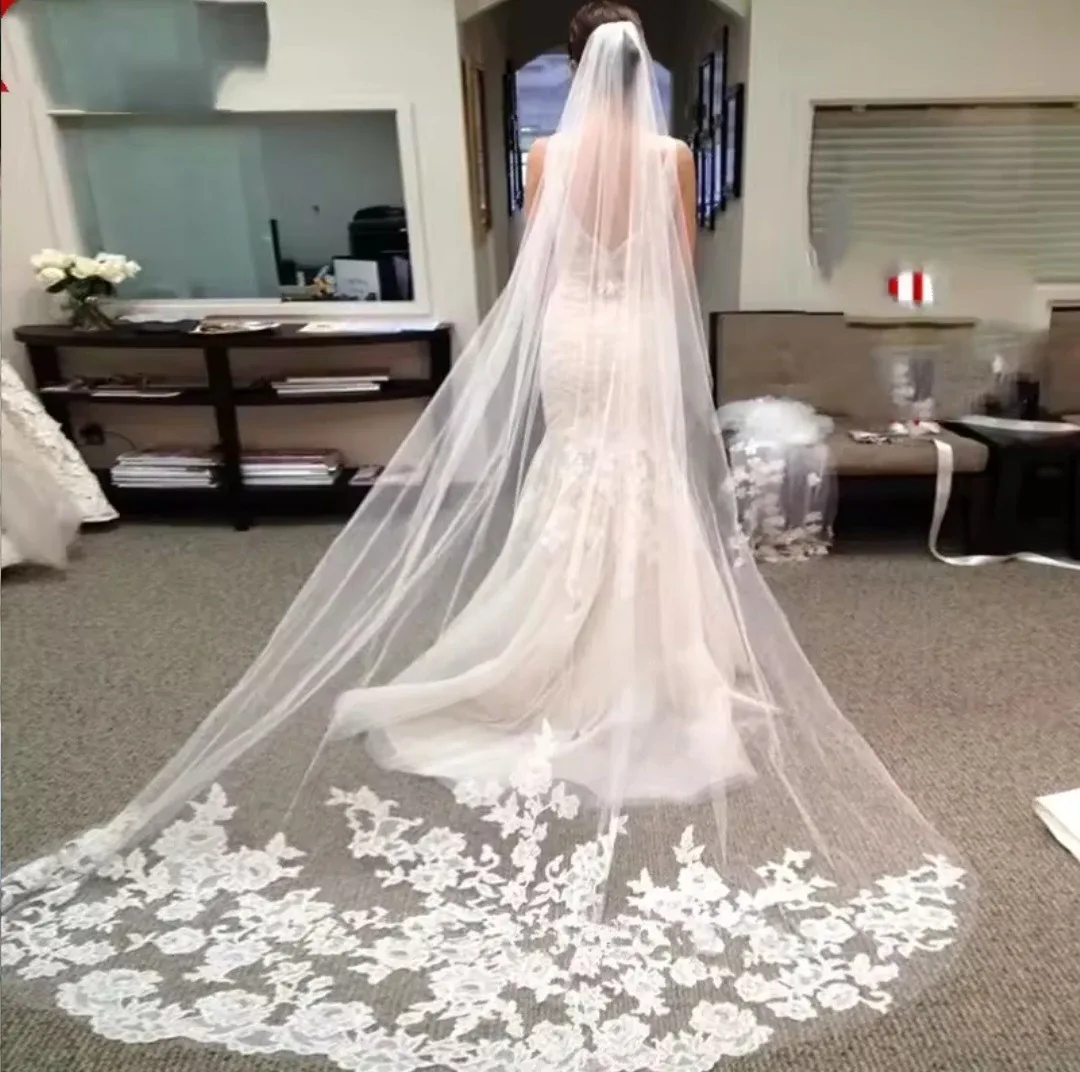 Wedding Veil - Long, Elegant image indicator(4)