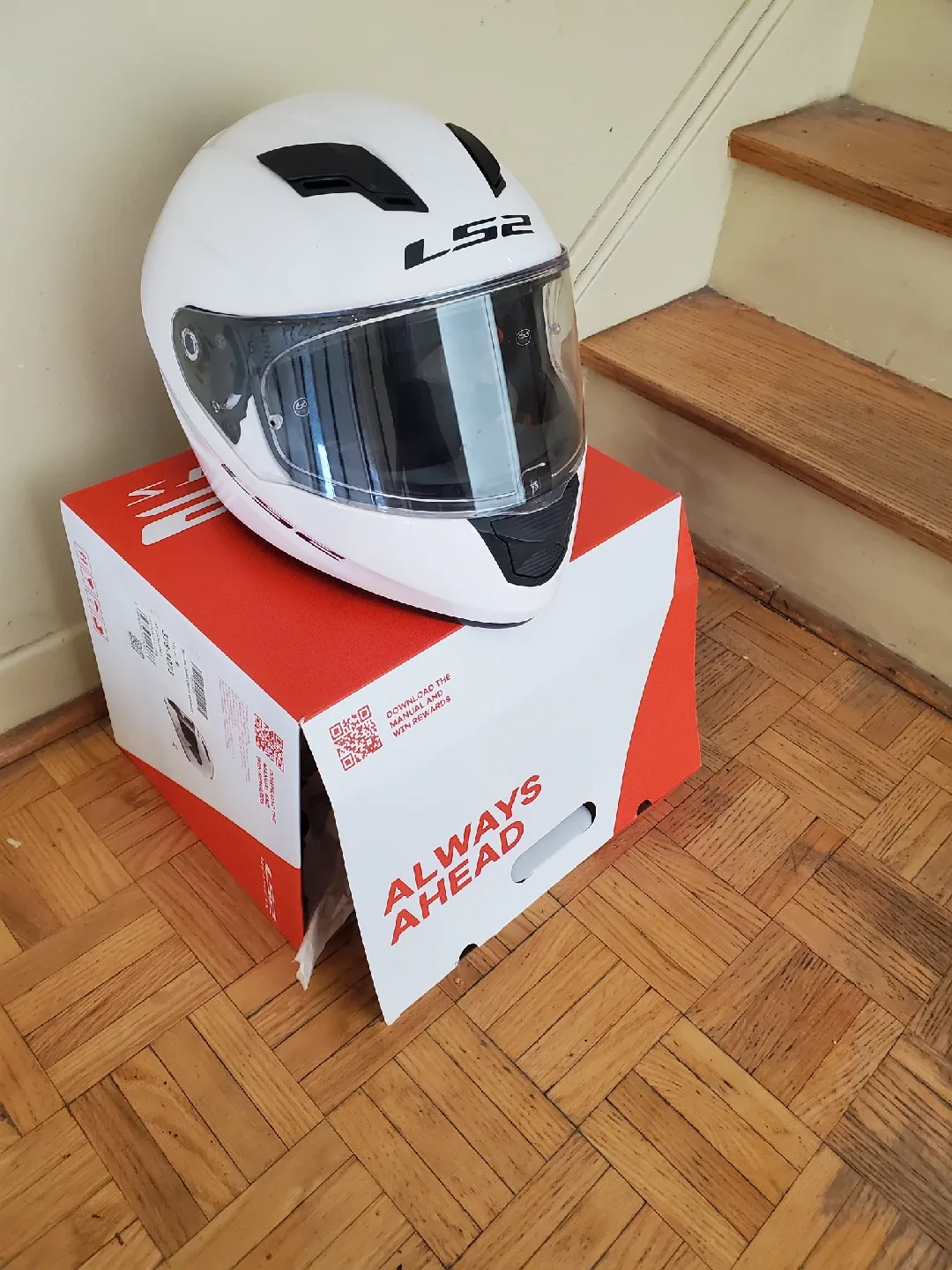 Brand new  Full Face Helmet Medium image indicator(5)