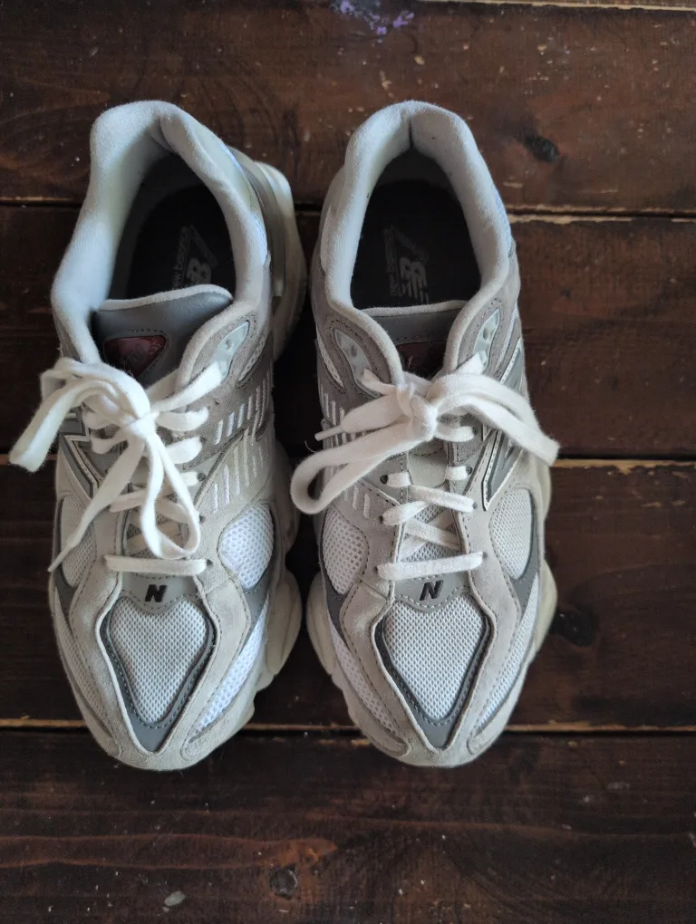 New Balance 9060 Grey Sneakers thumbnail