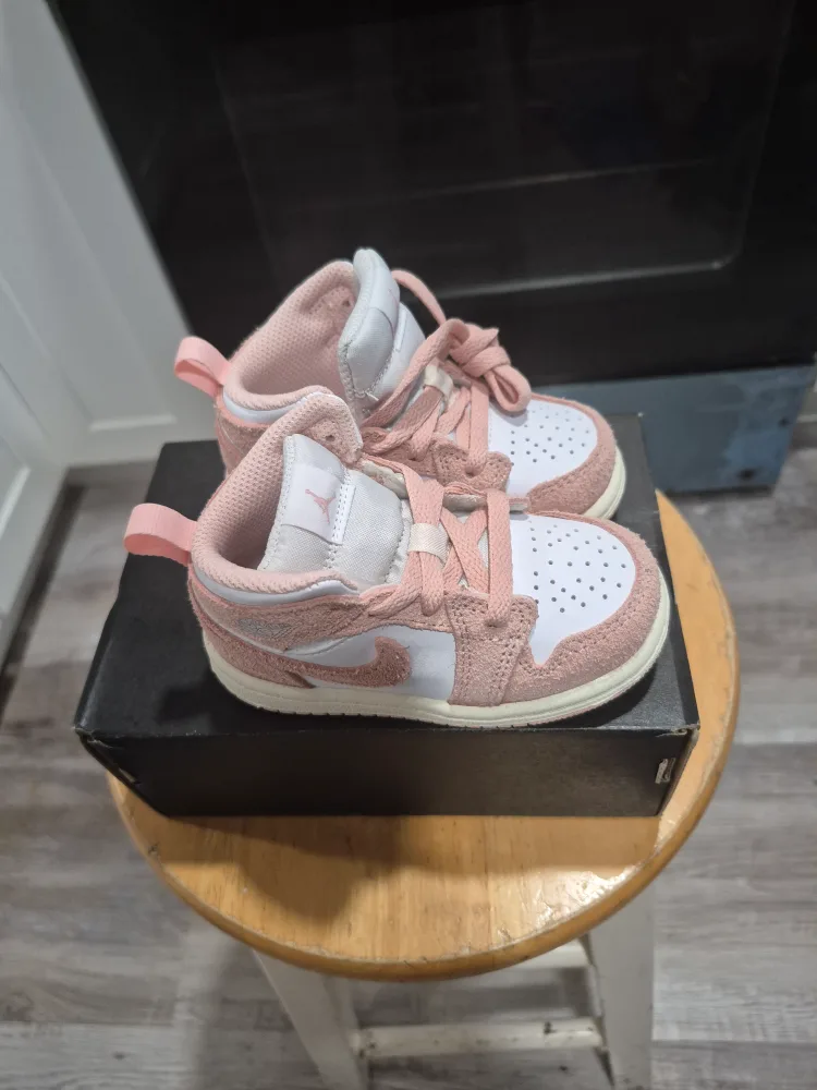 Nike Air Jordan 1 Mid SE Toddler Shoes - Size 6C image indicator(6)